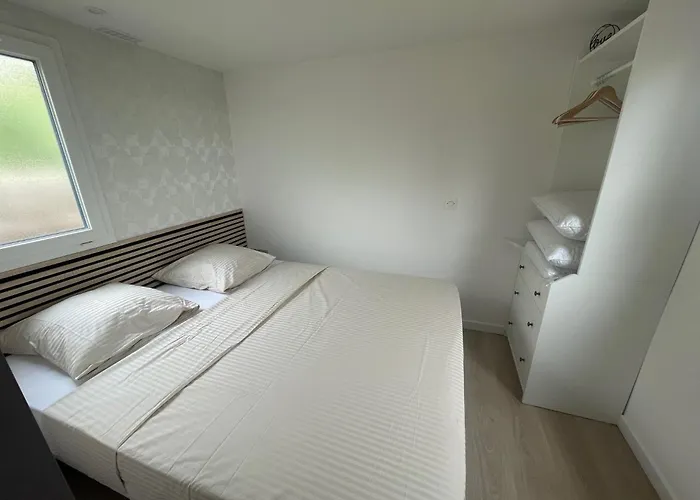Mobil-home En Pleine Nature A 3 Mins Du Du Salagou Avec Vue Panoramique キャンプ場 *